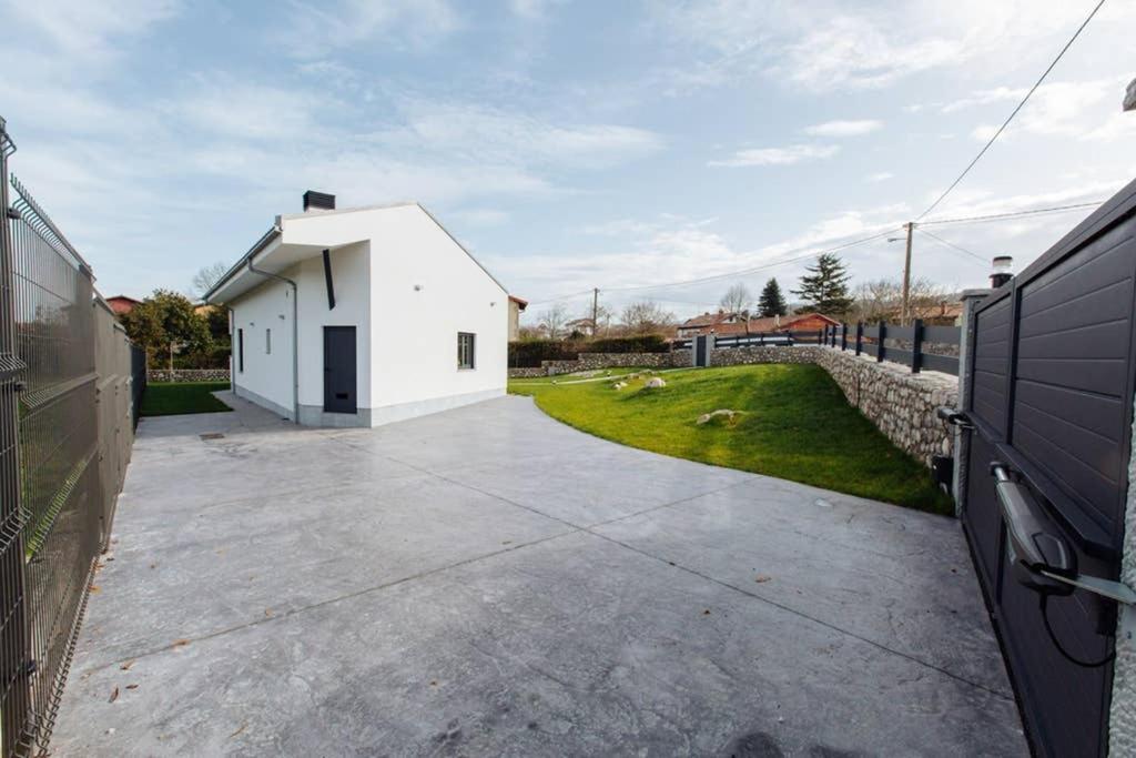 La Llosina Vivienda Vacacional Alquiler Integro 라네스 외부 사진
